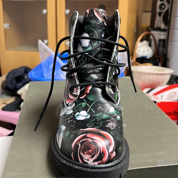 Brand new timberlands - Picture 2 of 3